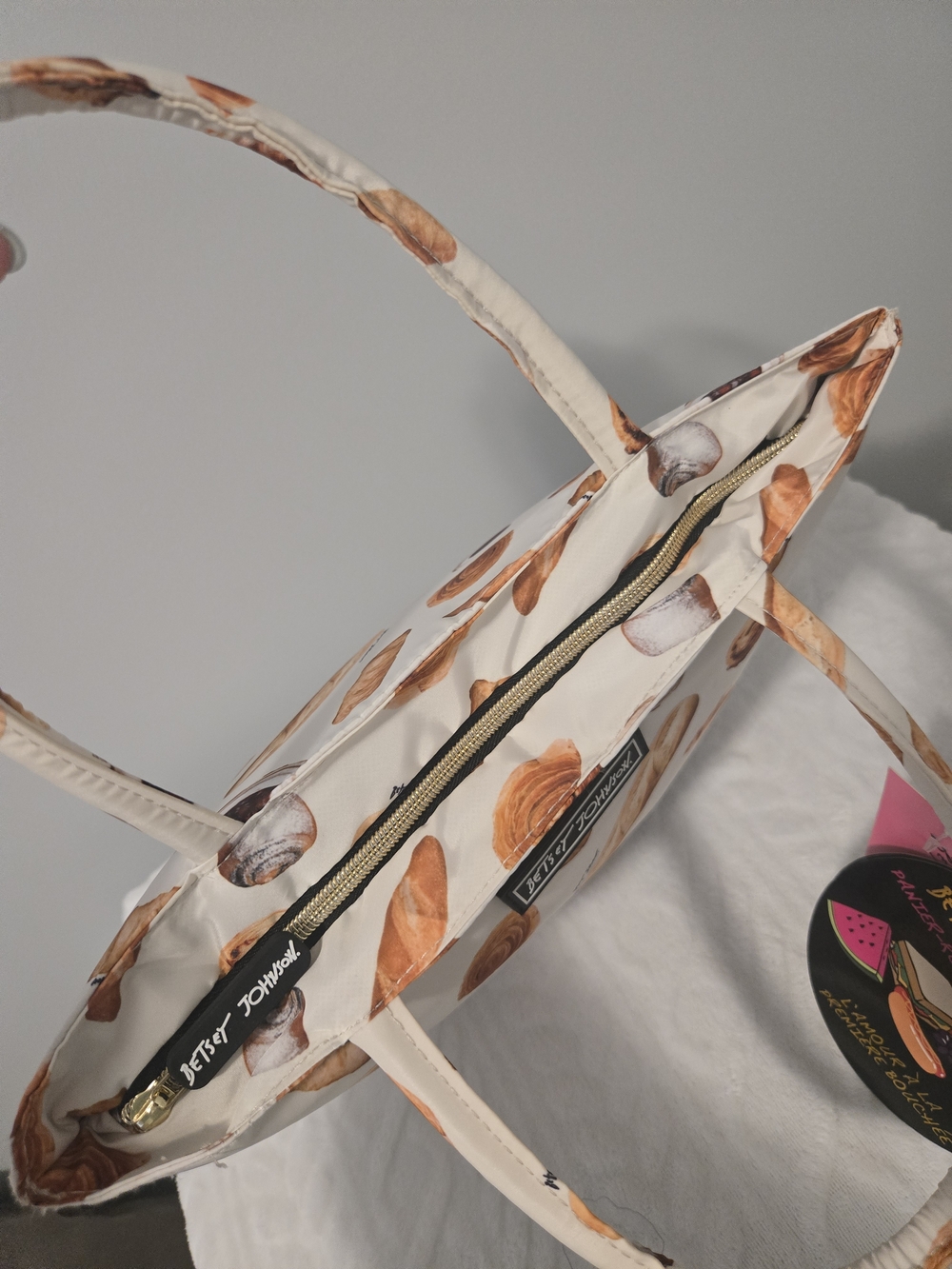 Betsey Johnson Baguette French Bread Pastries Insulated Lunch Tote Bag - Picture 7 of 10